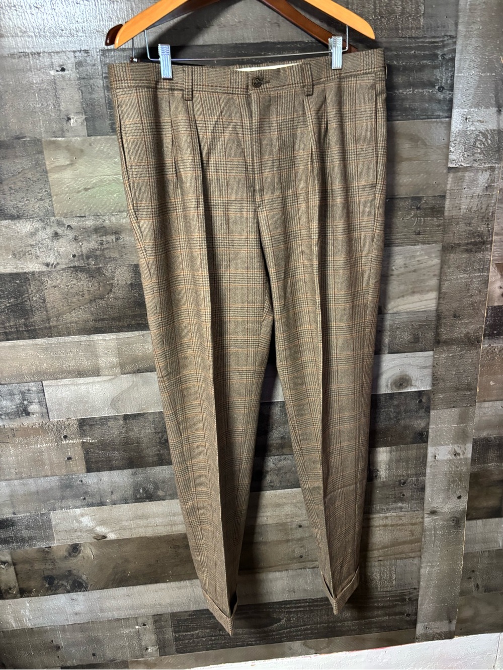 Orvis Men’s 100%Wool Pleated Plaid Dress Pants Cuffed Sz 34 Made in Canada
